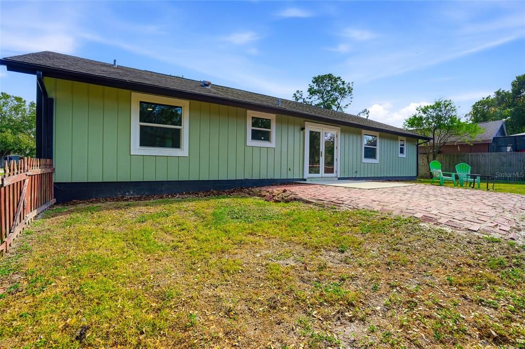 Active With Contract: $374,900 (3 beds, 2 baths, 1580 Square Feet)