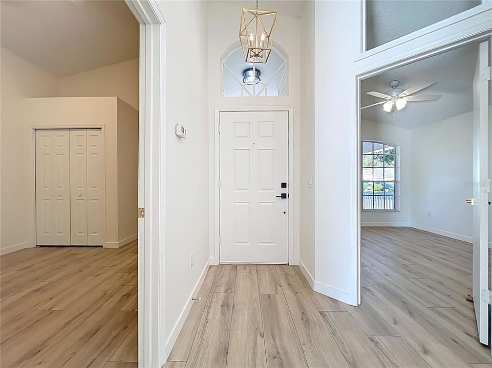 Activo con contrato: $384,500 (3 camas, 2 baños, 1265 Pies cuadrados)