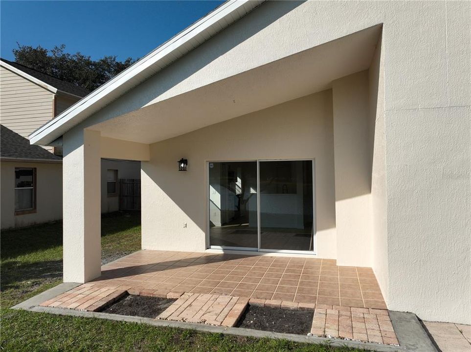 Activo con contrato: $384,500 (3 camas, 2 baños, 1265 Pies cuadrados)