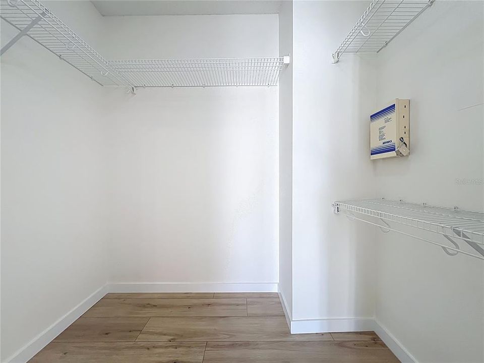 Activo con contrato: $384,500 (3 camas, 2 baños, 1265 Pies cuadrados)