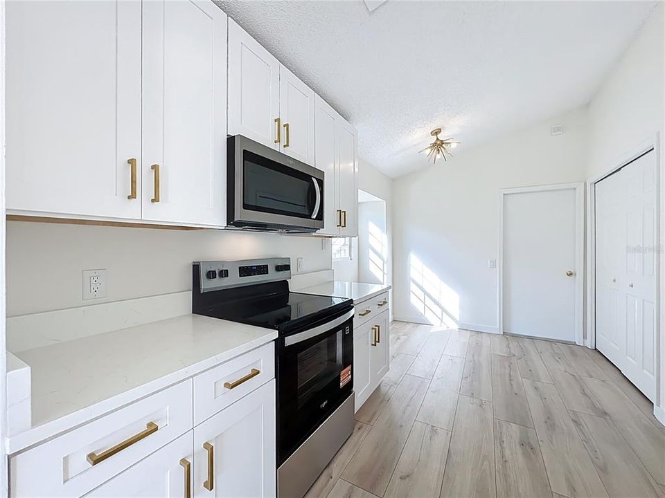 Activo con contrato: $384,500 (3 camas, 2 baños, 1265 Pies cuadrados)