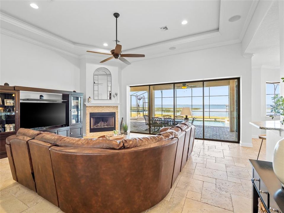 En Venta: $1,495,000 (5 camas, 3 baños, 3591 Pies cuadrados)