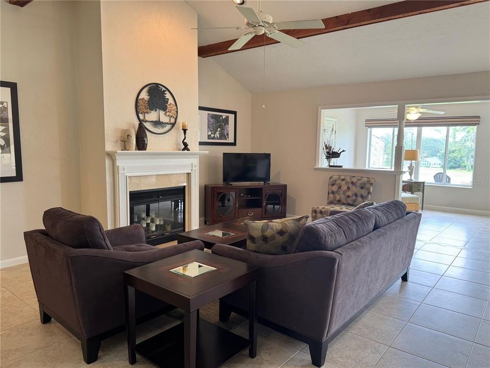 Recently Rented: $2,150 (3 beds, 2 baths, 1684 Square Feet)