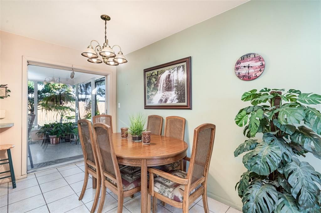 Active With Contract: $319,000 (3 beds, 2 baths, 1204 Square Feet)