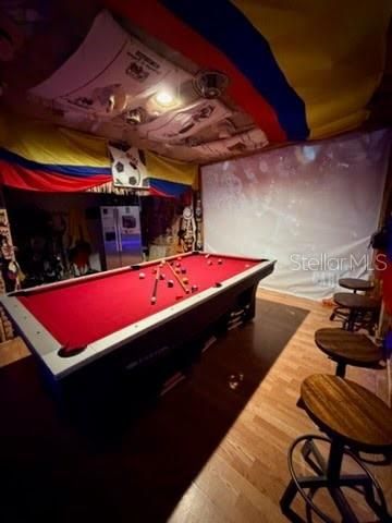 For Sale: $450,000 (3 beds, 2 baths, 1733 Square Feet)