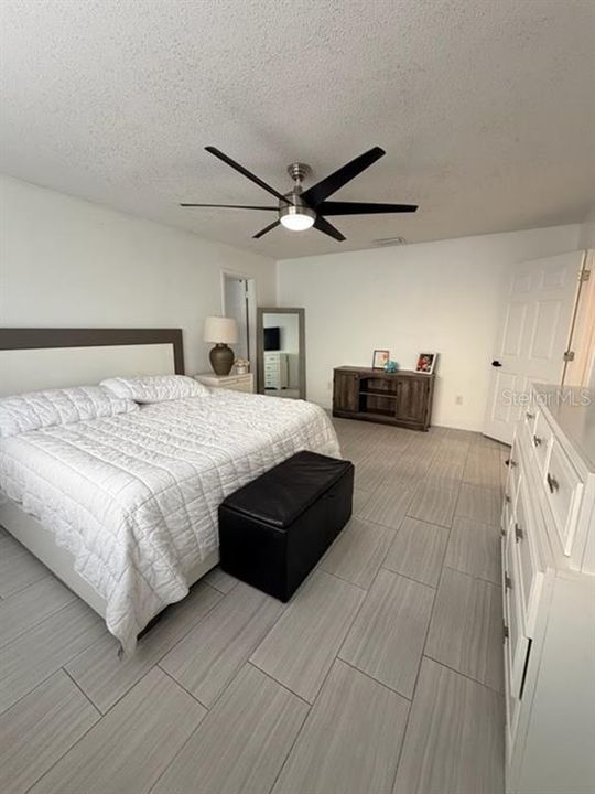 For Sale: $450,000 (3 beds, 2 baths, 1733 Square Feet)