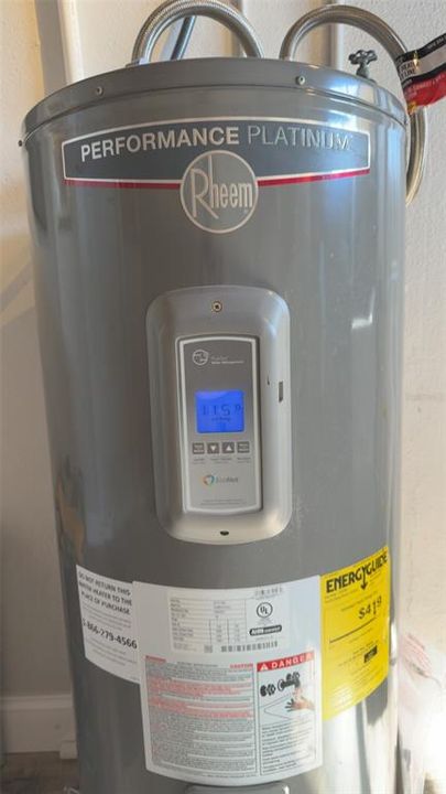 Под контрактом: $197,500 (2 спален, 1 ванн, 1159 Квадратных фут)