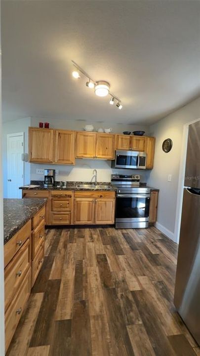 Под контрактом: $197,500 (2 спален, 1 ванн, 1159 Квадратных фут)