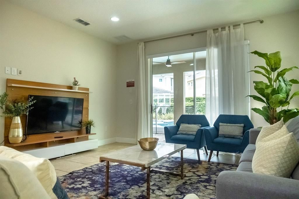 En Venta: $729,000 (8 camas, 8 baños, 4066 Pies cuadrados)