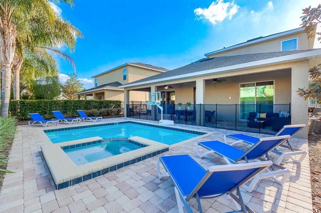 En Venta: $729,000 (8 camas, 8 baños, 4066 Pies cuadrados)