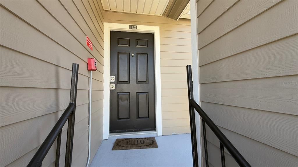 For Rent: $1,350 (1 beds, 1 baths, 696 Square Feet)