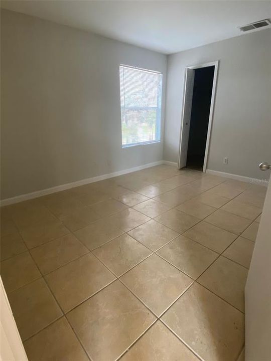 For Rent: $1,350 (1 beds, 1 baths, 696 Square Feet)