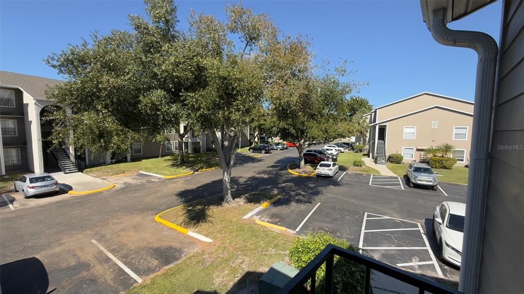 For Rent: $1,350 (1 beds, 1 baths, 696 Square Feet)