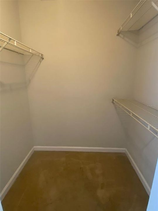 For Rent: $1,350 (1 beds, 1 baths, 696 Square Feet)