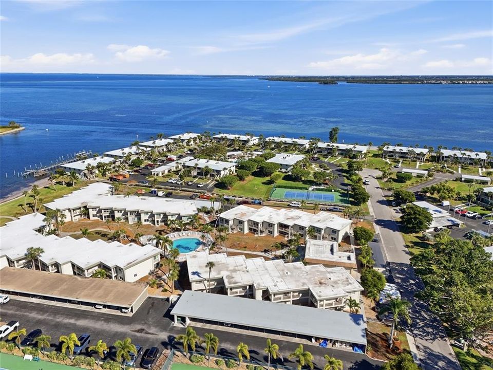 For Sale: $399,000 (2 beds, 2 baths, 1151 Square Feet)