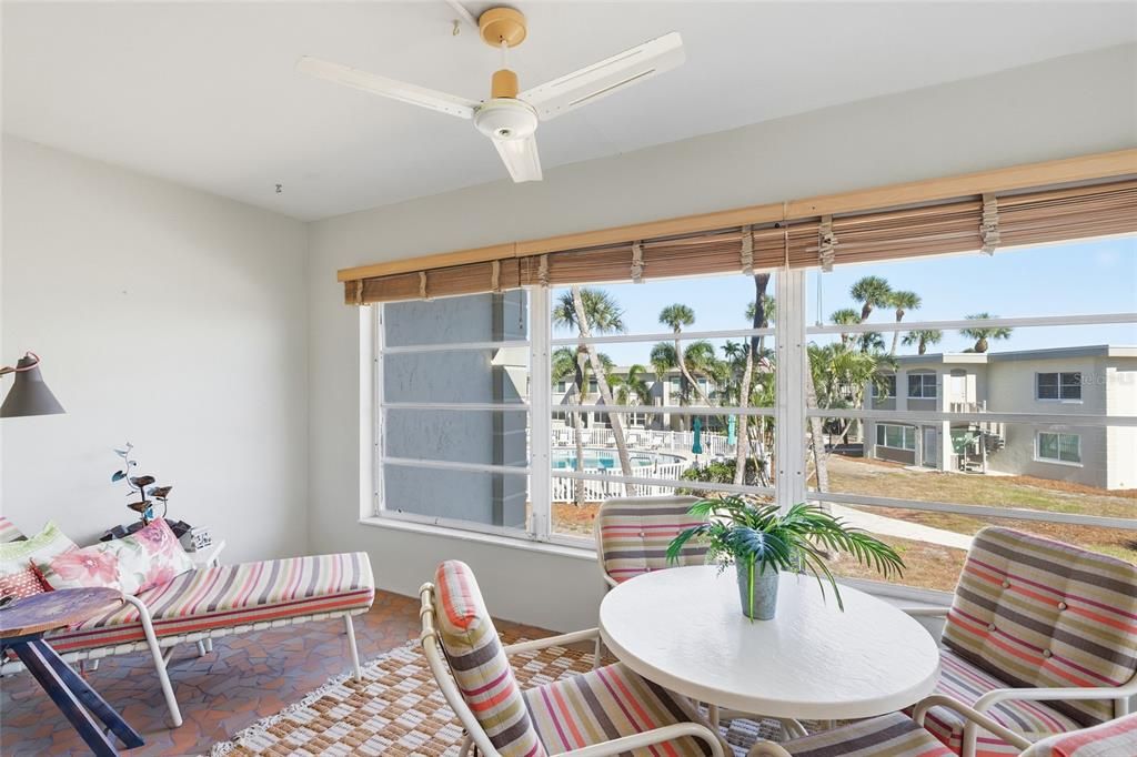 For Sale: $399,000 (2 beds, 2 baths, 1151 Square Feet)