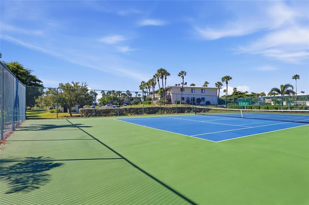 For Sale: $399,000 (2 beds, 2 baths, 1151 Square Feet)