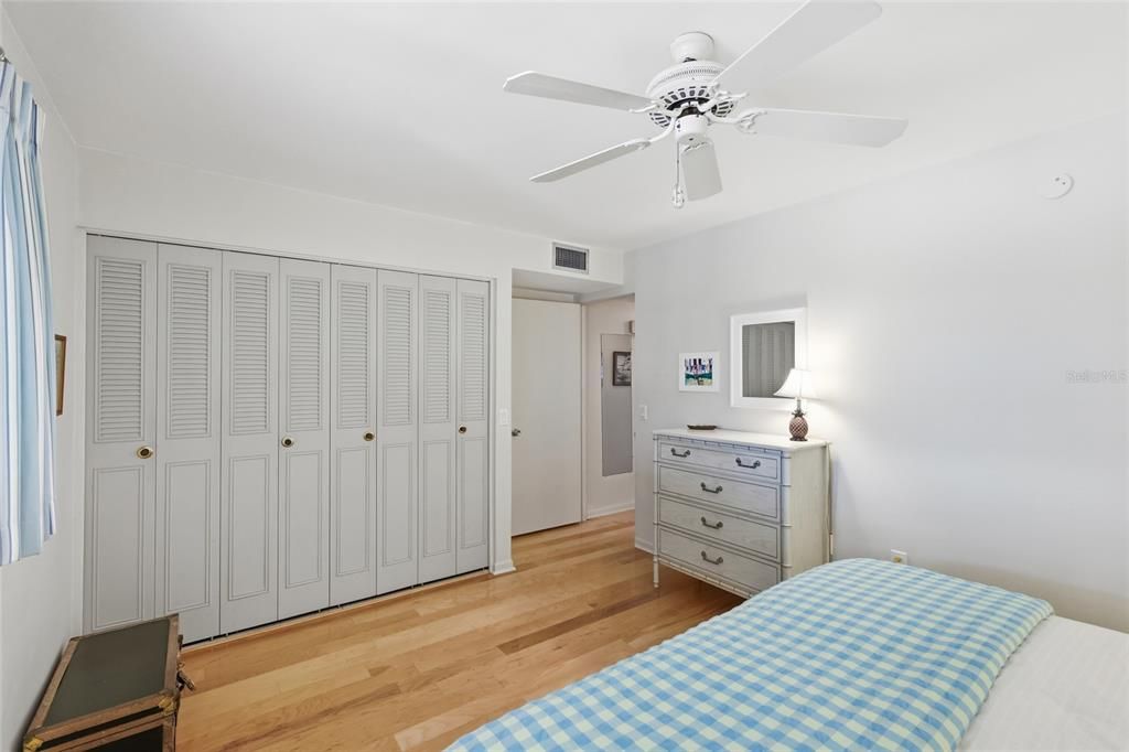 For Sale: $399,000 (2 beds, 2 baths, 1151 Square Feet)