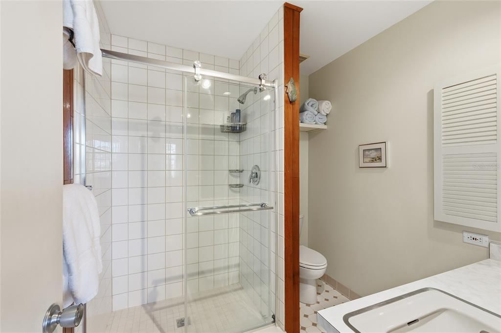 For Sale: $399,000 (2 beds, 2 baths, 1151 Square Feet)