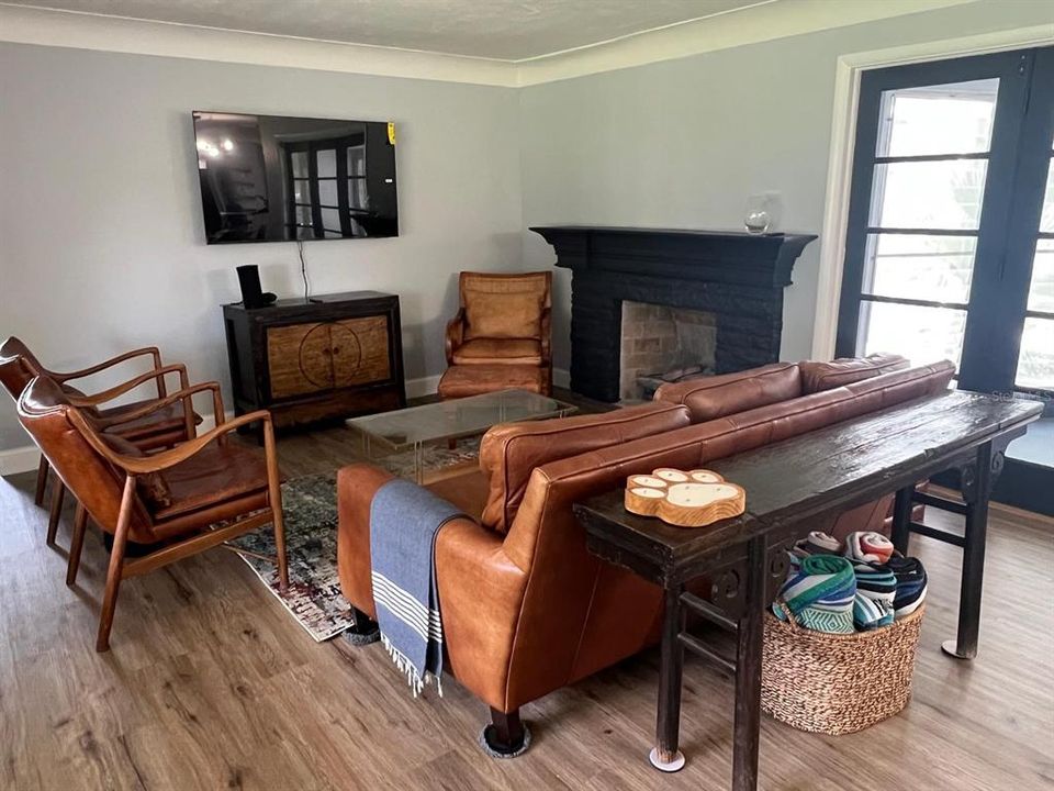 For Rent: $3,300 (3 beds, 2 baths, 1490 Square Feet)