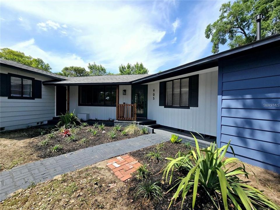 For Rent: $3,300 (3 beds, 2 baths, 1490 Square Feet)