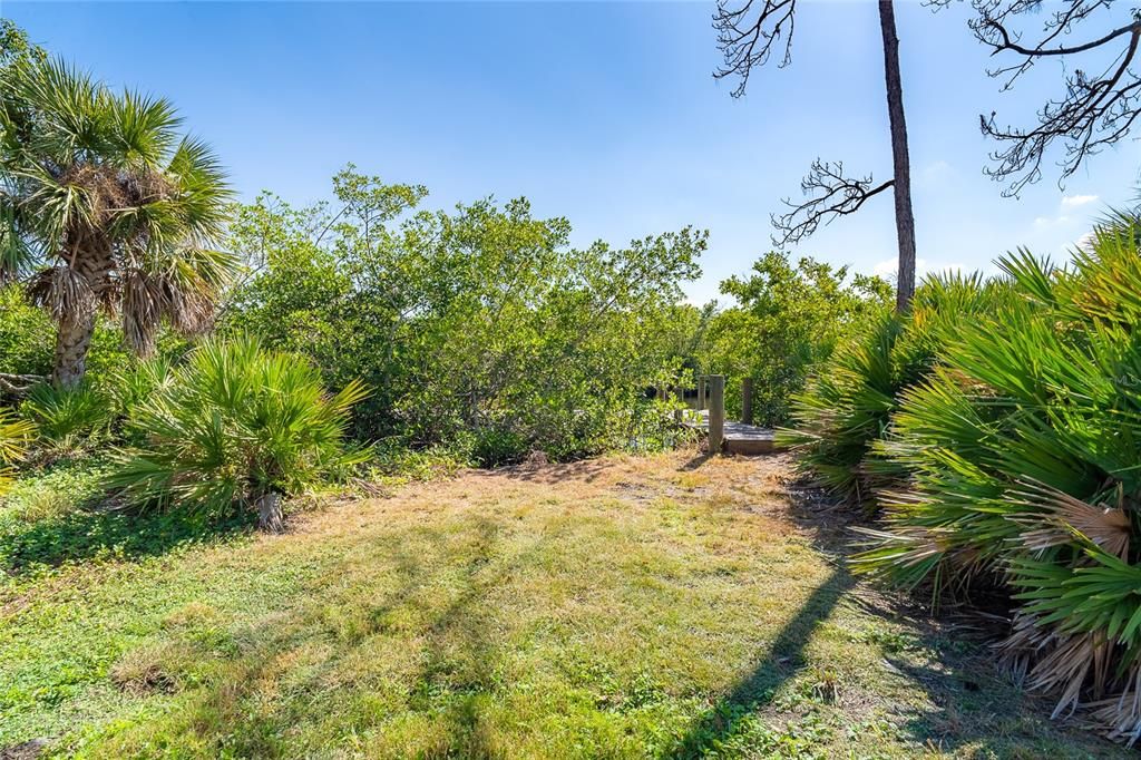 На продажу: $239,000 (0.38 acres)