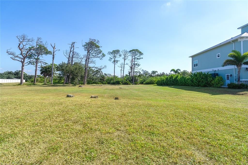 На продажу: $239,000 (0.38 acres)