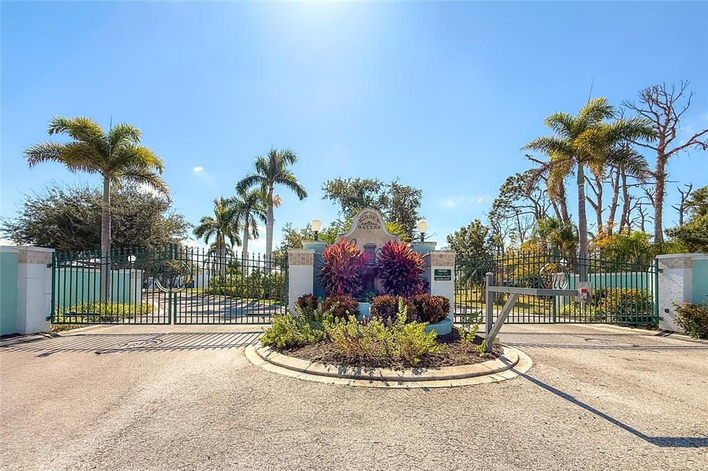 На продажу: $239,000 (0.38 acres)