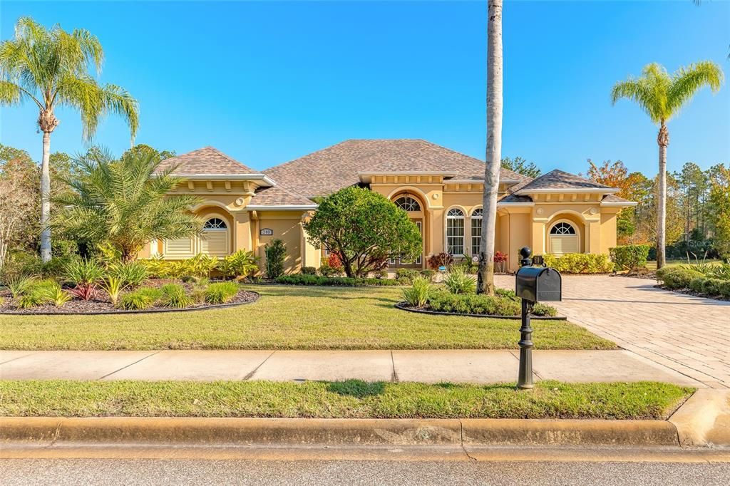 En Venta: $749,000 (3 camas, 3 baños, 2692 Pies cuadrados)