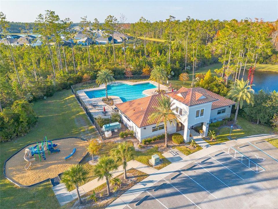 En Venta: $749,000 (3 camas, 3 baños, 2692 Pies cuadrados)