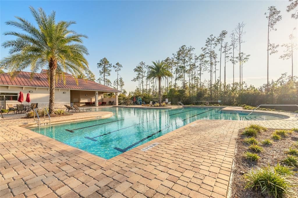 En Venta: $749,000 (3 camas, 3 baños, 2692 Pies cuadrados)