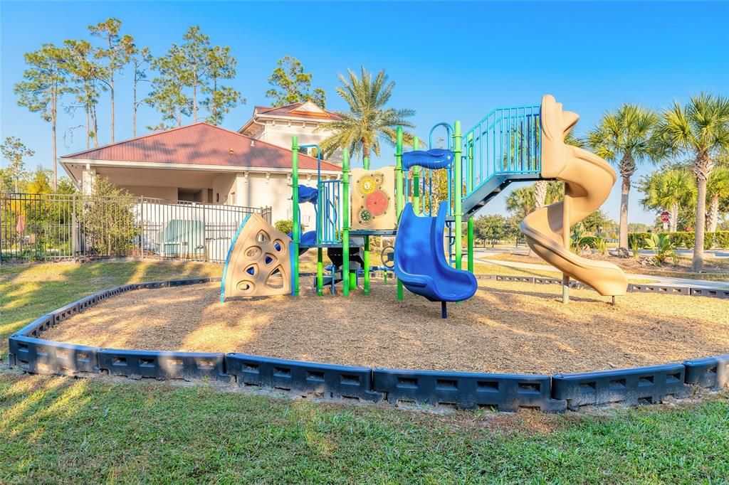 En Venta: $749,000 (3 camas, 3 baños, 2692 Pies cuadrados)