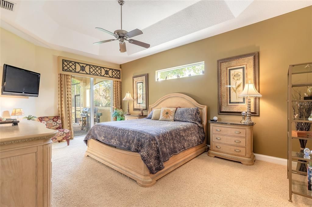 En Venta: $749,000 (3 camas, 3 baños, 2692 Pies cuadrados)