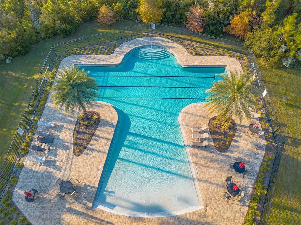 En Venta: $749,000 (3 camas, 3 baños, 2692 Pies cuadrados)