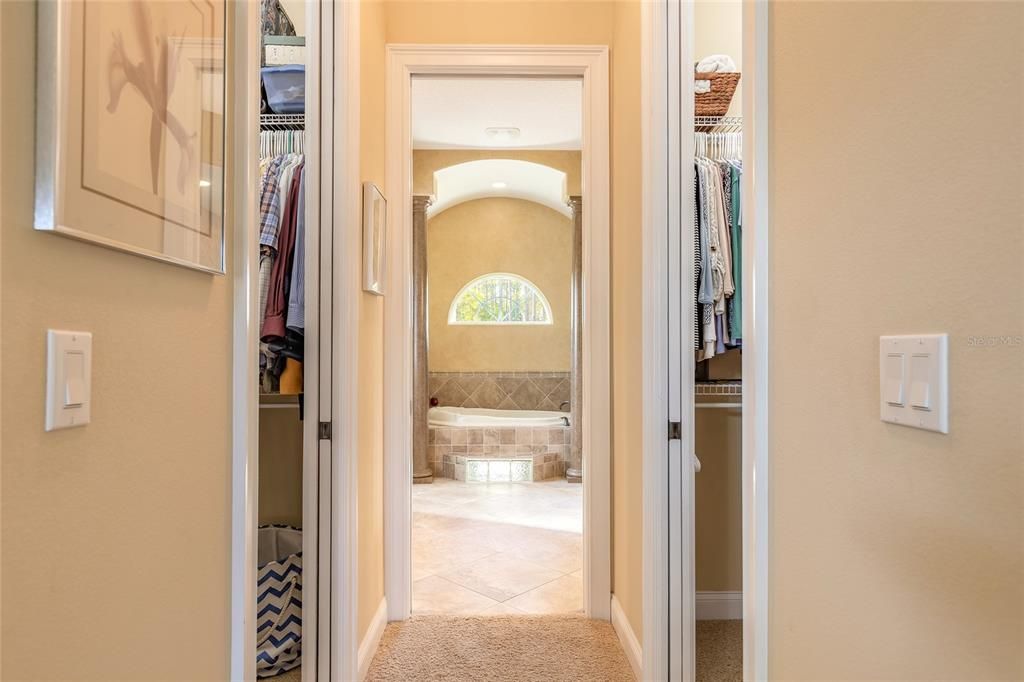 En Venta: $749,000 (3 camas, 3 baños, 2692 Pies cuadrados)