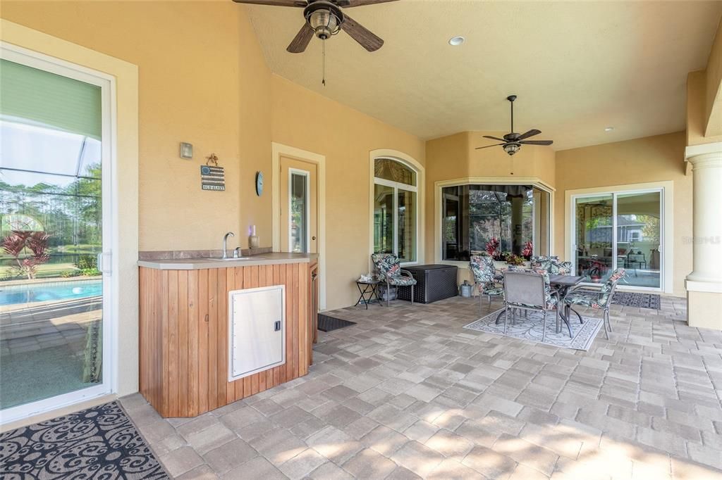 En Venta: $749,000 (3 camas, 3 baños, 2692 Pies cuadrados)