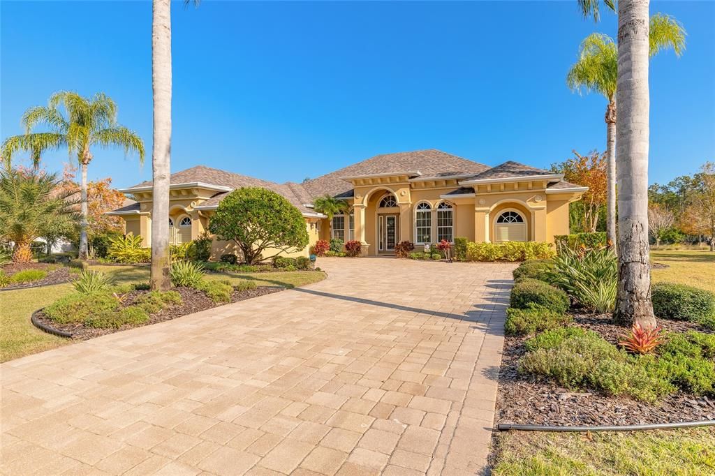 En Venta: $749,000 (3 camas, 3 baños, 2692 Pies cuadrados)