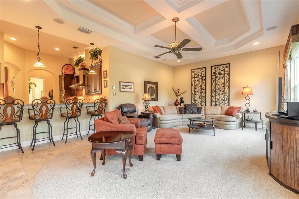 En Venta: $749,000 (3 camas, 3 baños, 2692 Pies cuadrados)