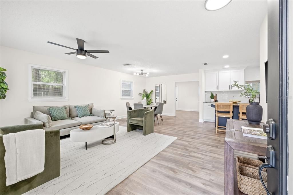 出租: $2,800 (4 贝兹, 2 浴室, 1731 平方英尺)