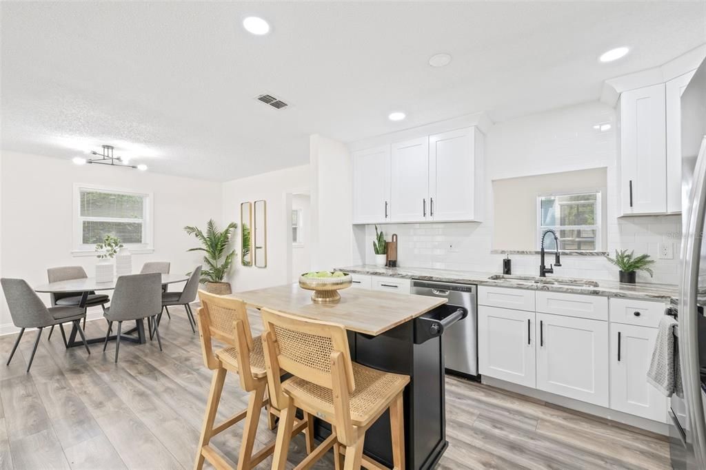 出租: $2,800 (4 贝兹, 2 浴室, 1731 平方英尺)