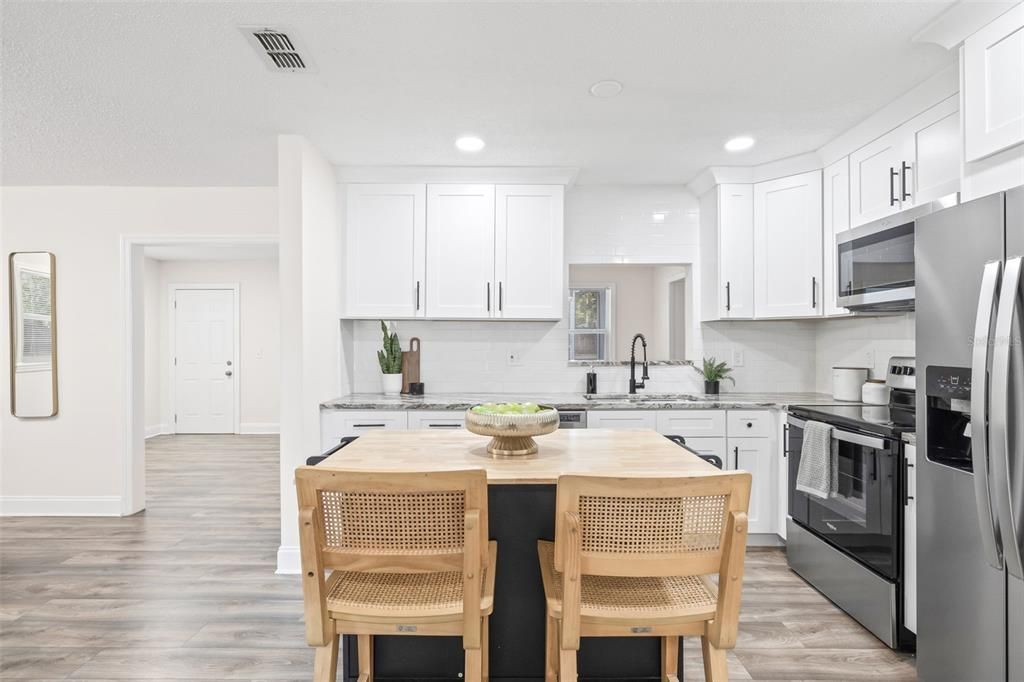 出租: $2,800 (4 贝兹, 2 浴室, 1731 平方英尺)