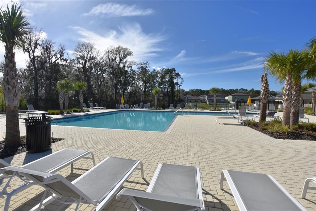 For Rent: $2,060 (4 beds, 2 baths, 1936 Square Feet)