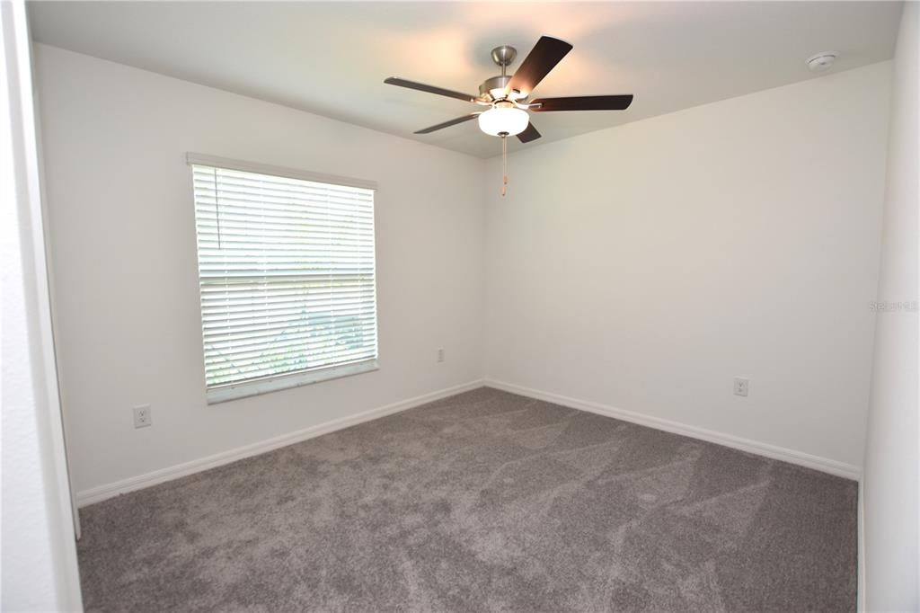 For Rent: $2,060 (4 beds, 2 baths, 1936 Square Feet)