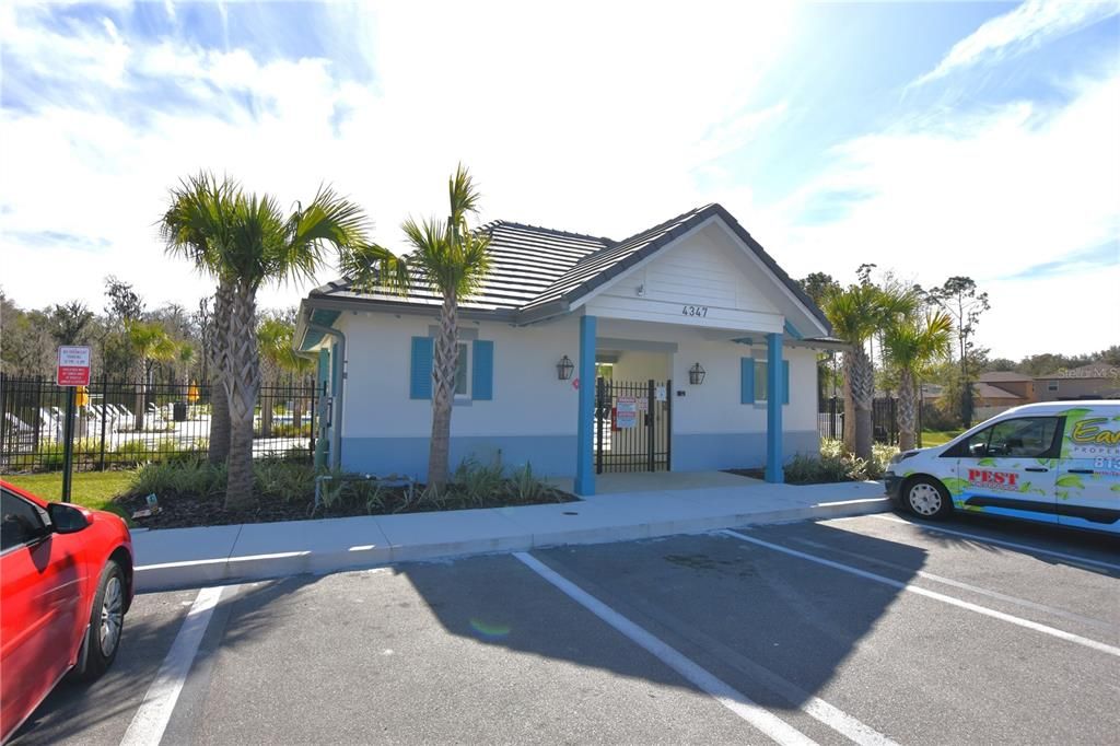 For Rent: $2,060 (4 beds, 2 baths, 1936 Square Feet)