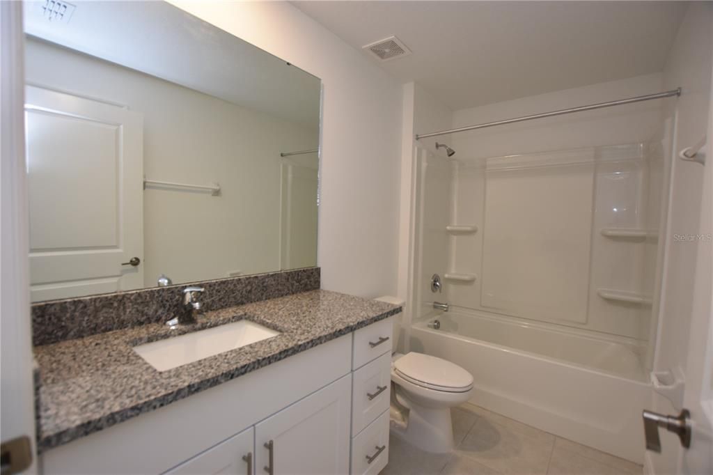 For Rent: $2,060 (4 beds, 2 baths, 1936 Square Feet)