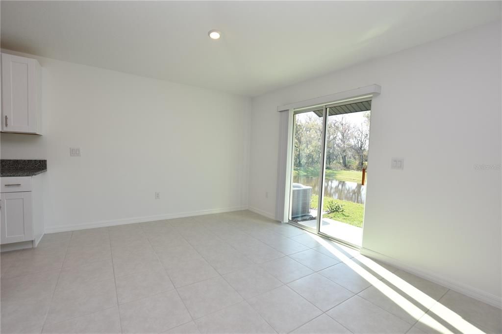 For Rent: $2,060 (4 beds, 2 baths, 1936 Square Feet)