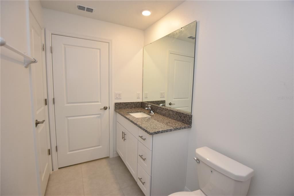 For Rent: $2,060 (4 beds, 2 baths, 1936 Square Feet)