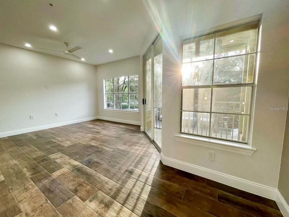 For Rent: $1,600 (1 beds, 1 baths, 724 Square Feet)