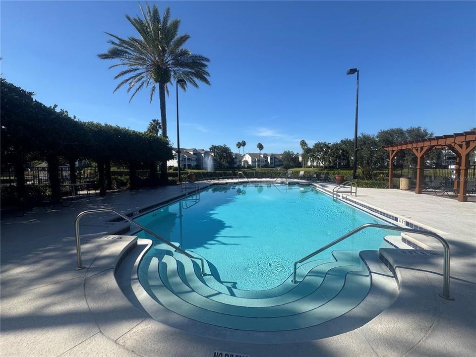 For Rent: $1,600 (1 beds, 1 baths, 724 Square Feet)