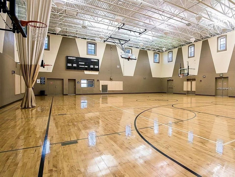 For Rent: $1,600 (1 beds, 1 baths, 724 Square Feet)